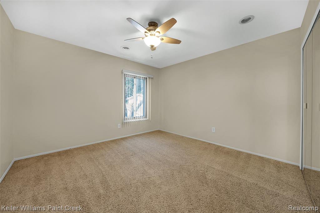 809 Corners Court, 23, Lake Orion, MI 48362 — Photo 17