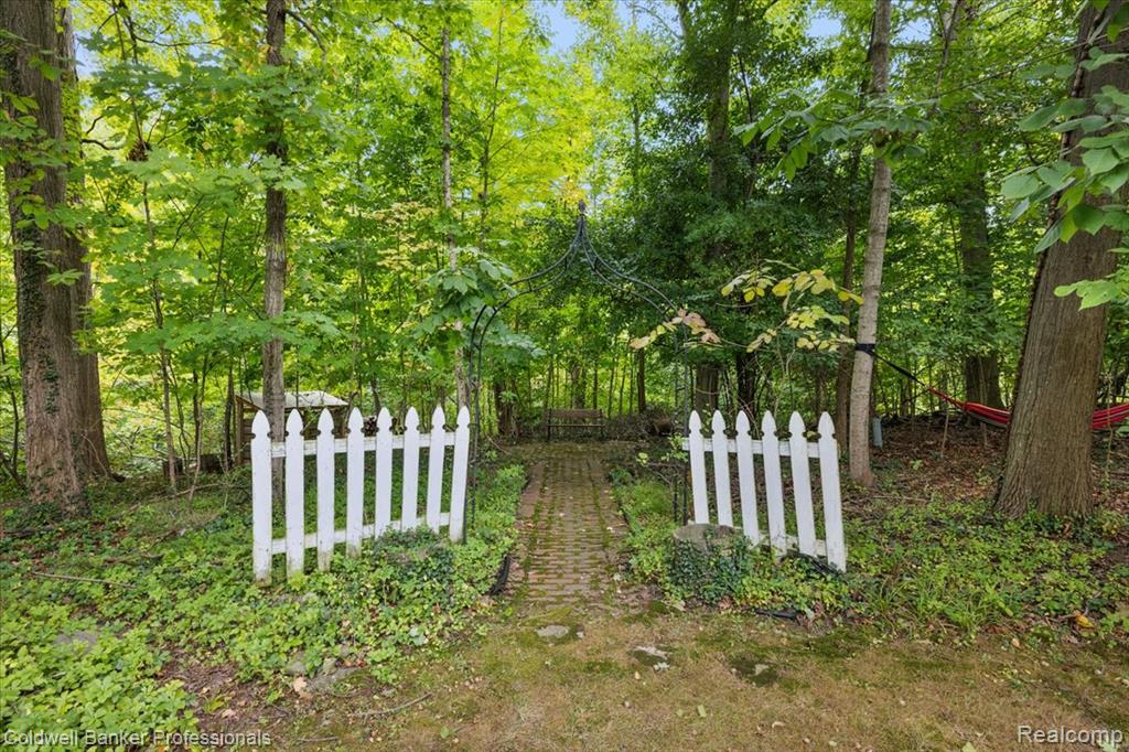 31307 Sleepy Hollow Lane, Franklin, MI 48025 — Photo 12