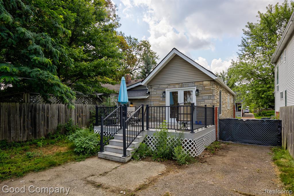 573 E Oakridge Street, Ferndale, MI 48220 — Photo 33