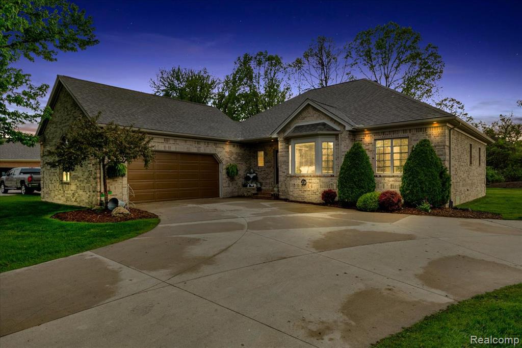 2376 Joseph Tamron Drive W, St. Clair, MI 48079 — Photo 2