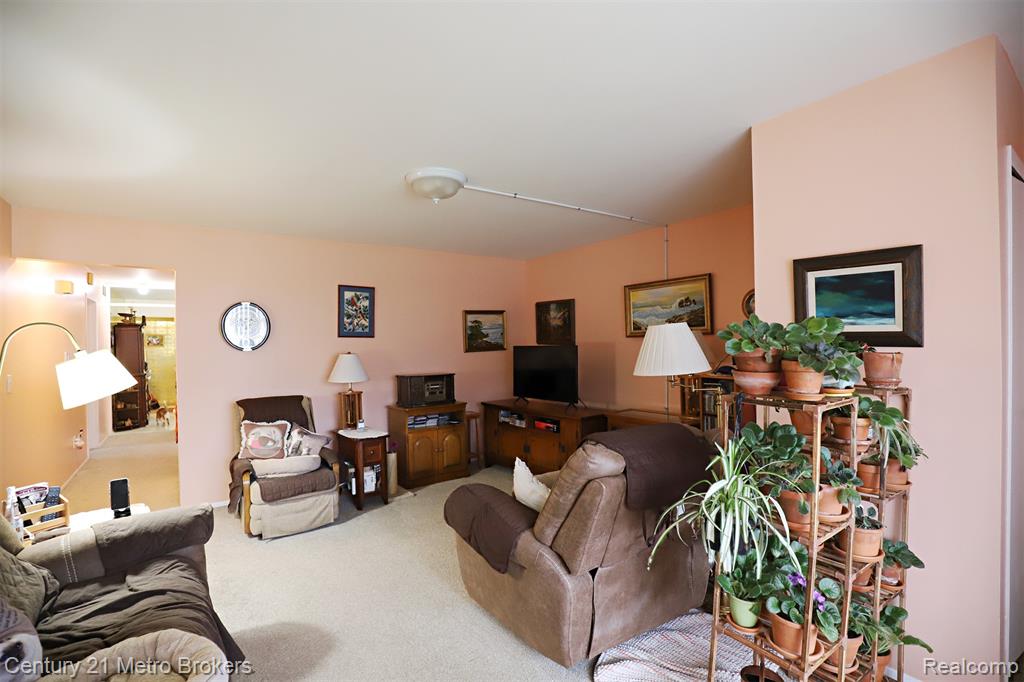 1184 Normandy Terrace Drive, Flint, MI 48532 — Photo 2