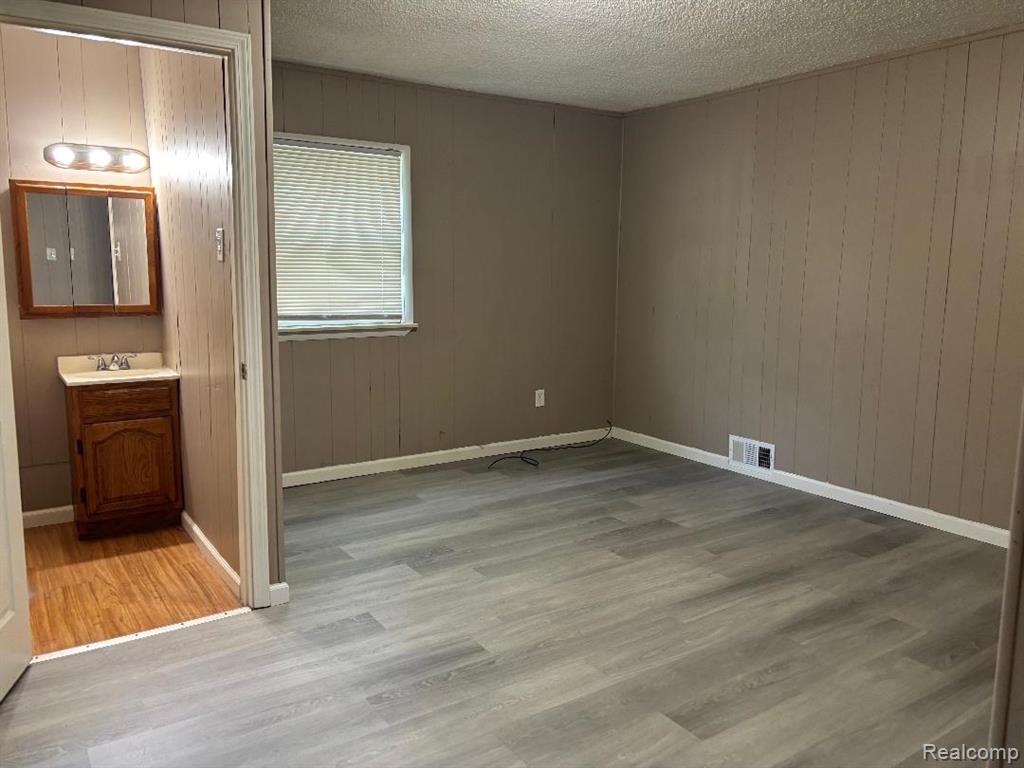 6303 Duncan Street, Taylor, MI 48180 — Photo 9