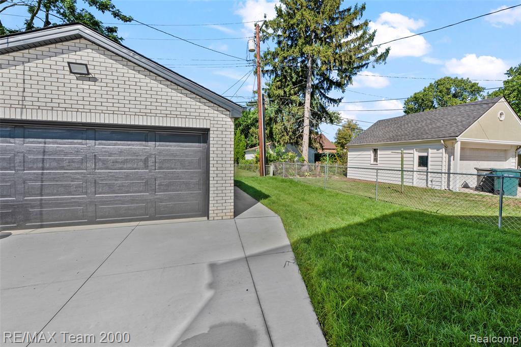 933 N Highland Street, Dearborn, MI 48128 — Photo 8