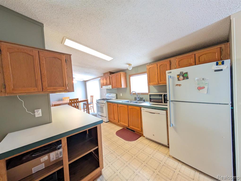 11413 Harbor Cove, Fenton, MI 48430 — Photo 7