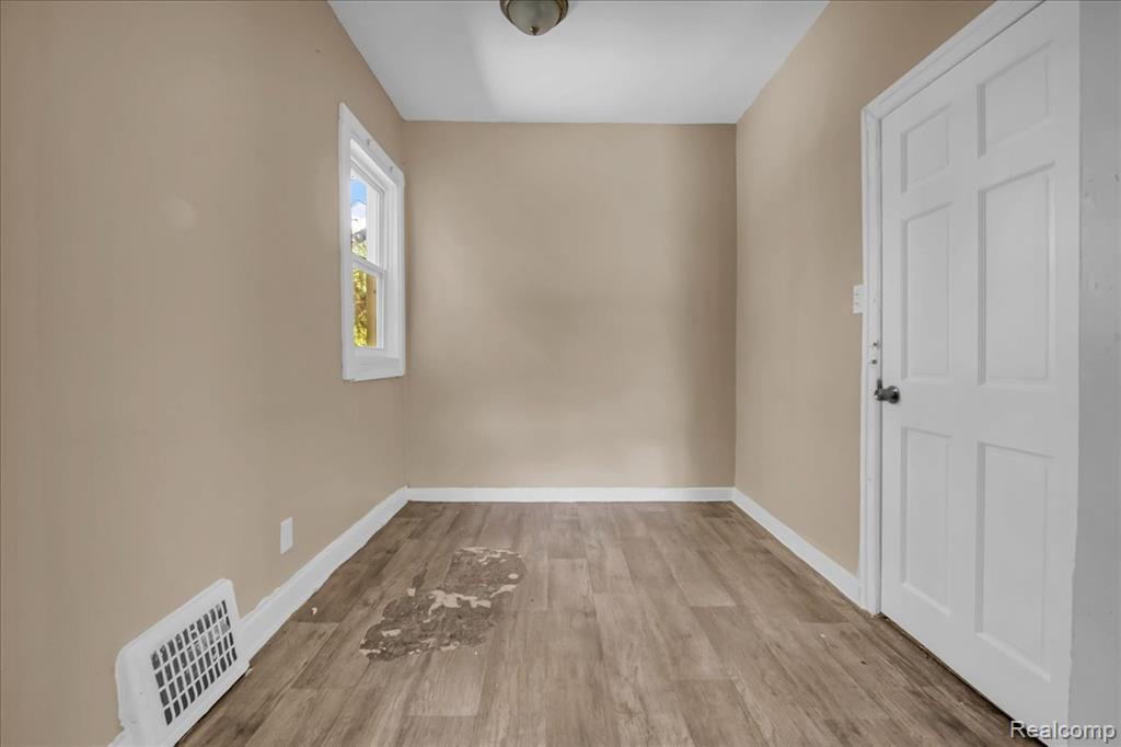 3789 Montclair Street, Detroit, MI 48214 — Photo 11