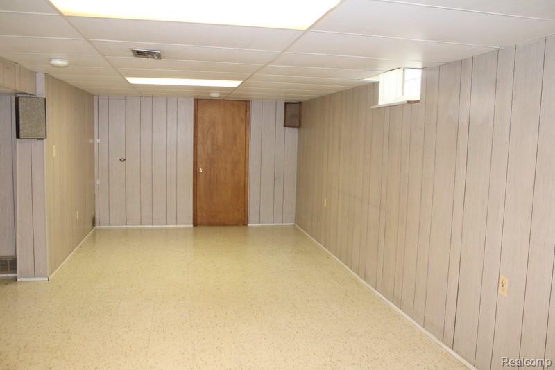 907 Farnham Avenue, Lincoln Park, MI 48146 — Photo 46
