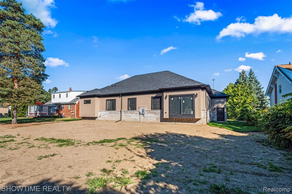 5636 Paris, Sterling Heights, MI 48310 — Photo 32