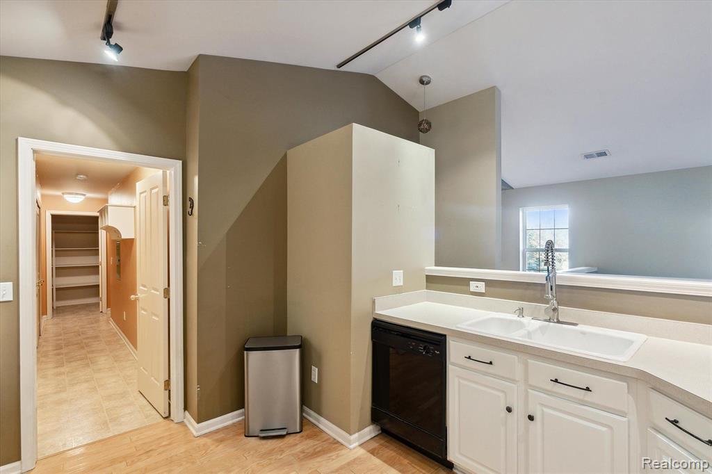 4118 HAMPTON RIDGE Boulevard, Howell, MI 48843 — Photo 11