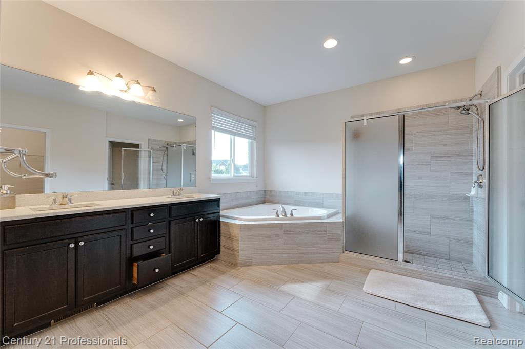 6776 Portsman Court, Canton, MI 48187 — Photo 72