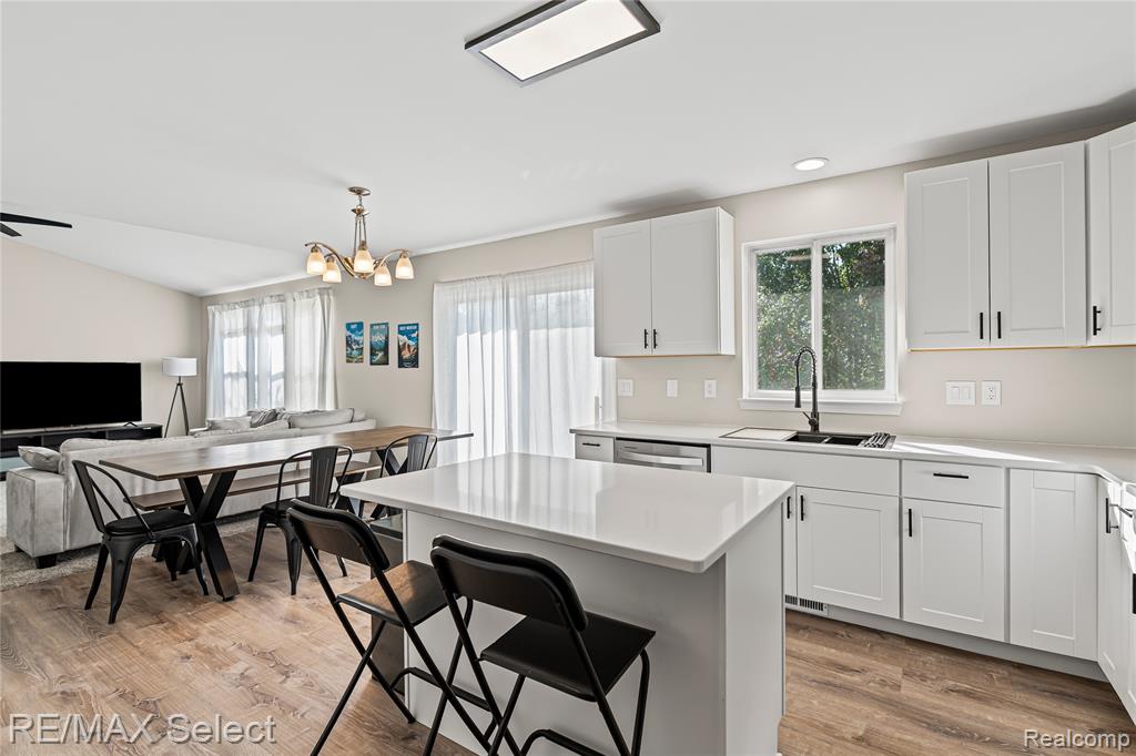 5199 Meadow Crest Circle, Holly, MI 48442 — Photo 7