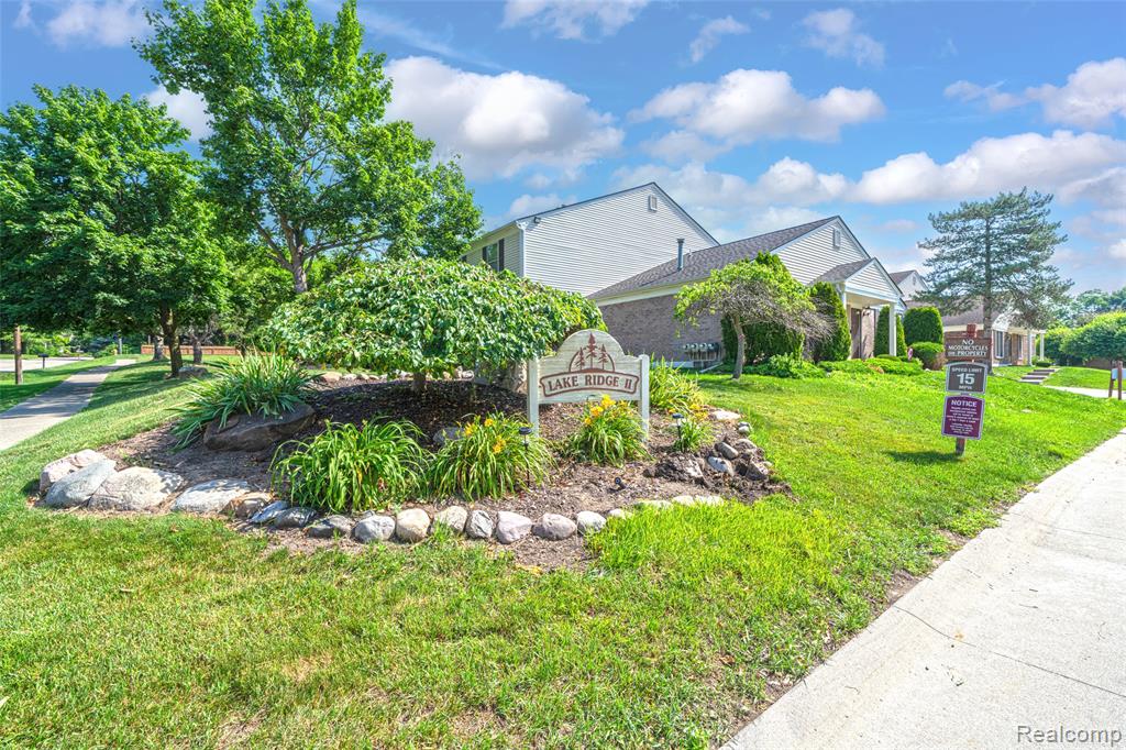 7613 Woodview Drive, 46, Waterford, MI 48327 — Photo 3