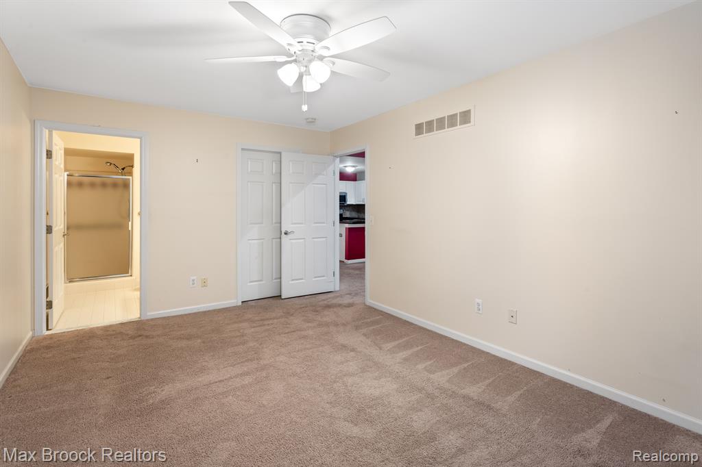 55222 BOARDWALK Drive, Shelby Twp, MI 48316 — Photo 13