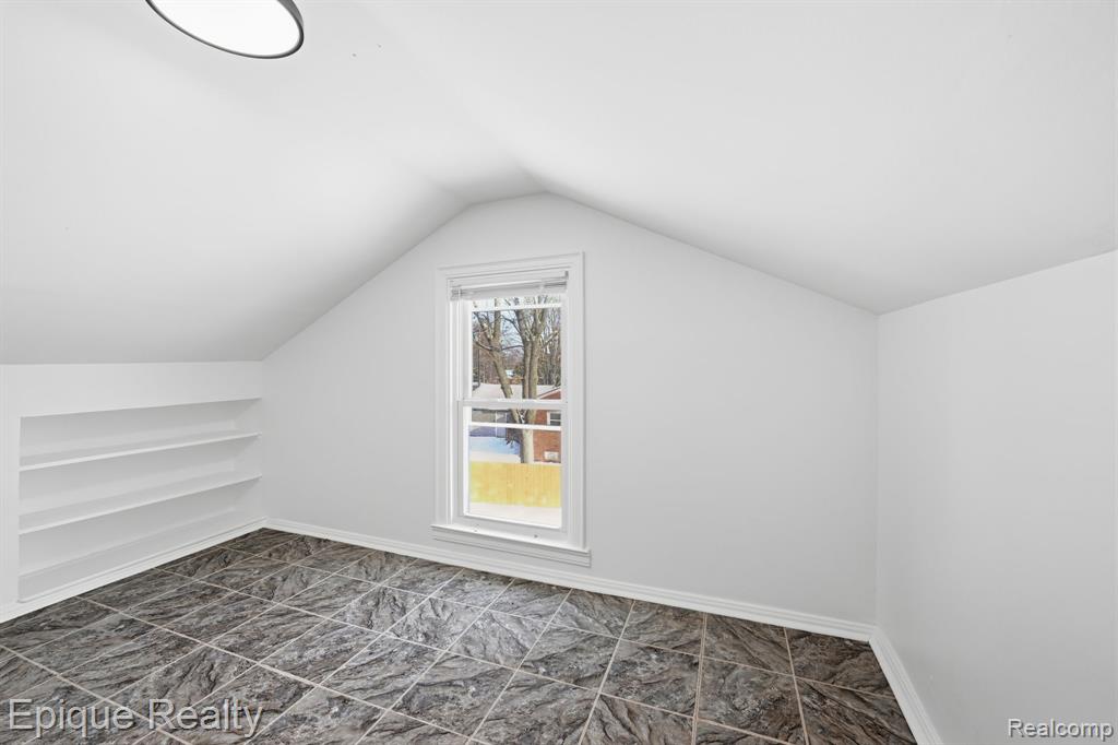 6080 Northrup Drive, Waterford, MI 48329 — Photo 22
