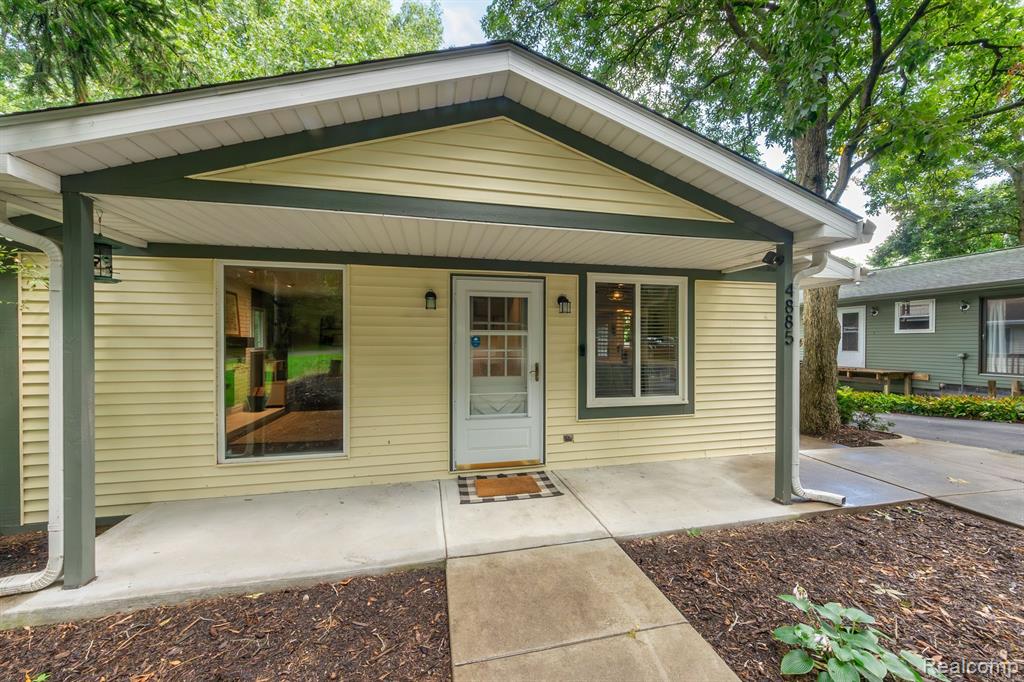 4885 WALKER Drive, Brighton, MI 48114 — Photo 3
