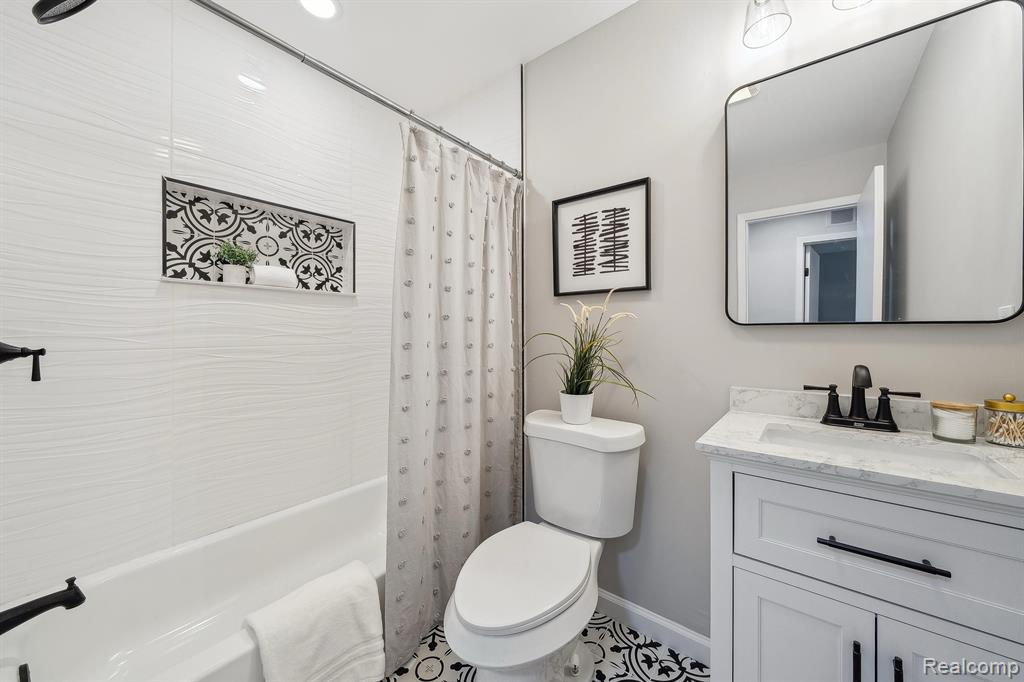 23667 STONEHENGE Boulevard, Novi, MI — Photo 19
