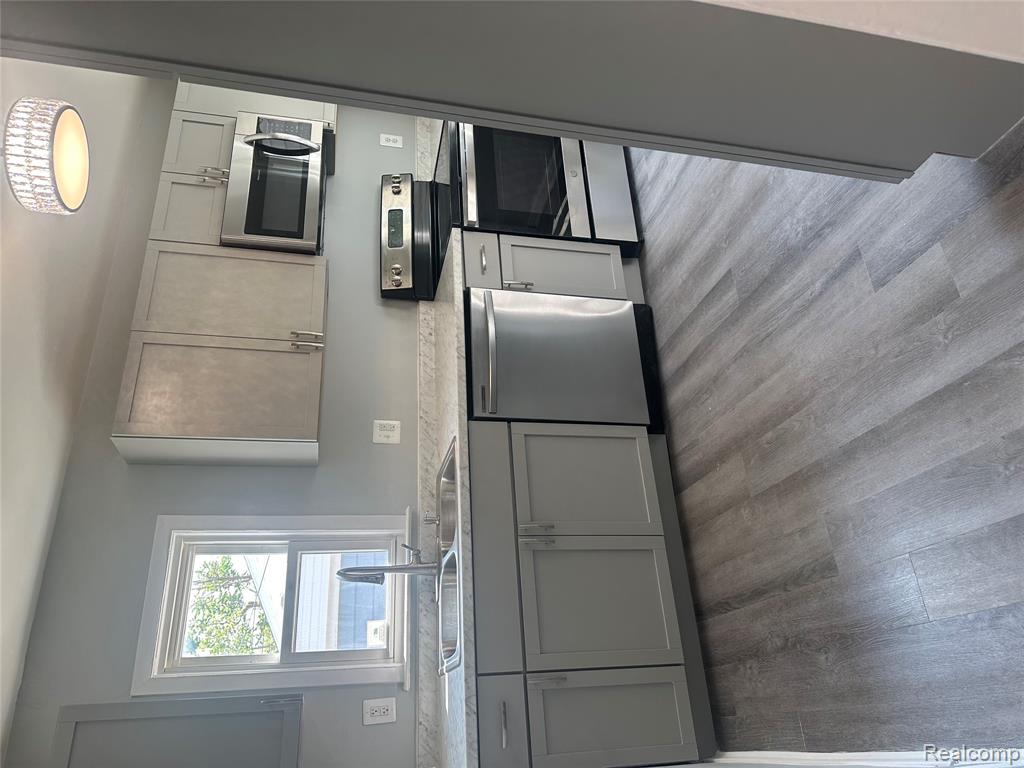 4803 Mildred Street, Wayne, MI 48184 — Photo 11