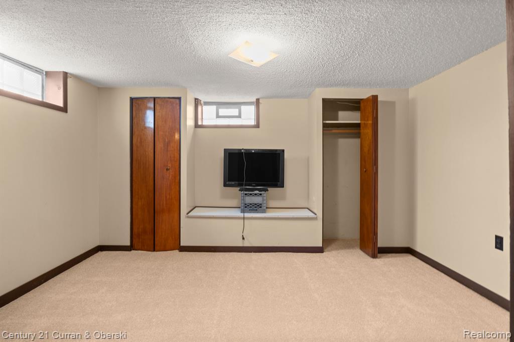589 HELEN Street, Garden City, MI — Photo 24