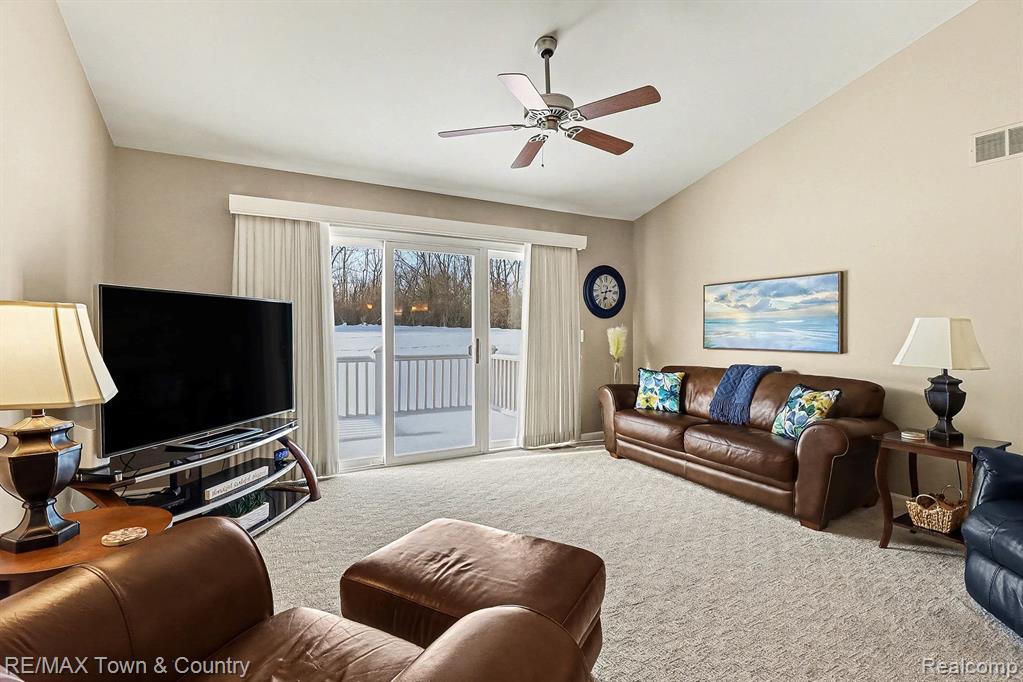 7241 Kings Way, Flushing, MI 48433 — Photo 4