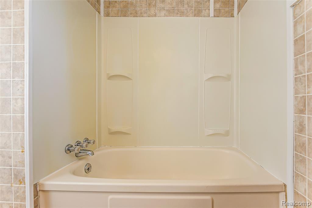 366 S Harris Road, Ypsilanti, MI 48198 — Photo 20
