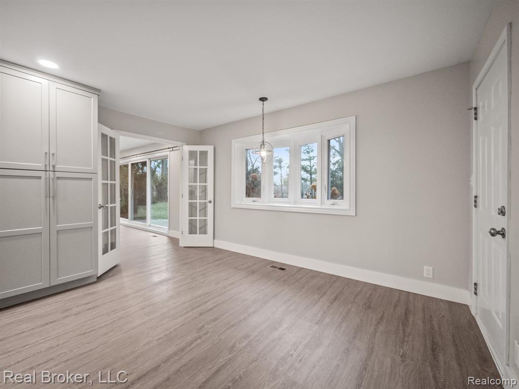 1909 Marie Circle, Bloomfield Hills, MI 48302 — Photo 10