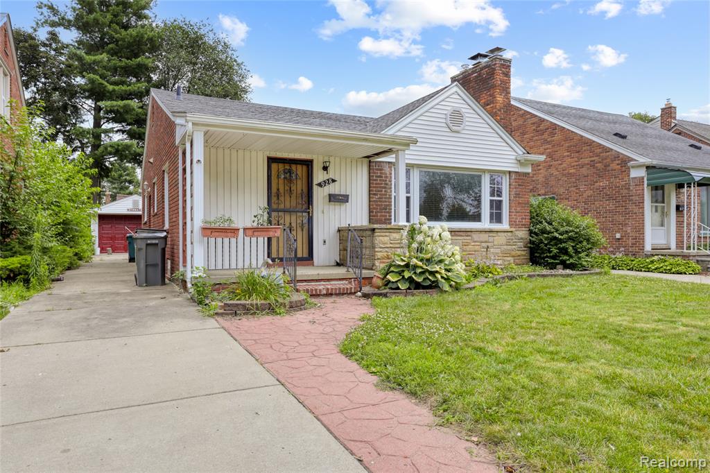 928 N Denwood Street, Dearborn, MI 48128 — Photo 2