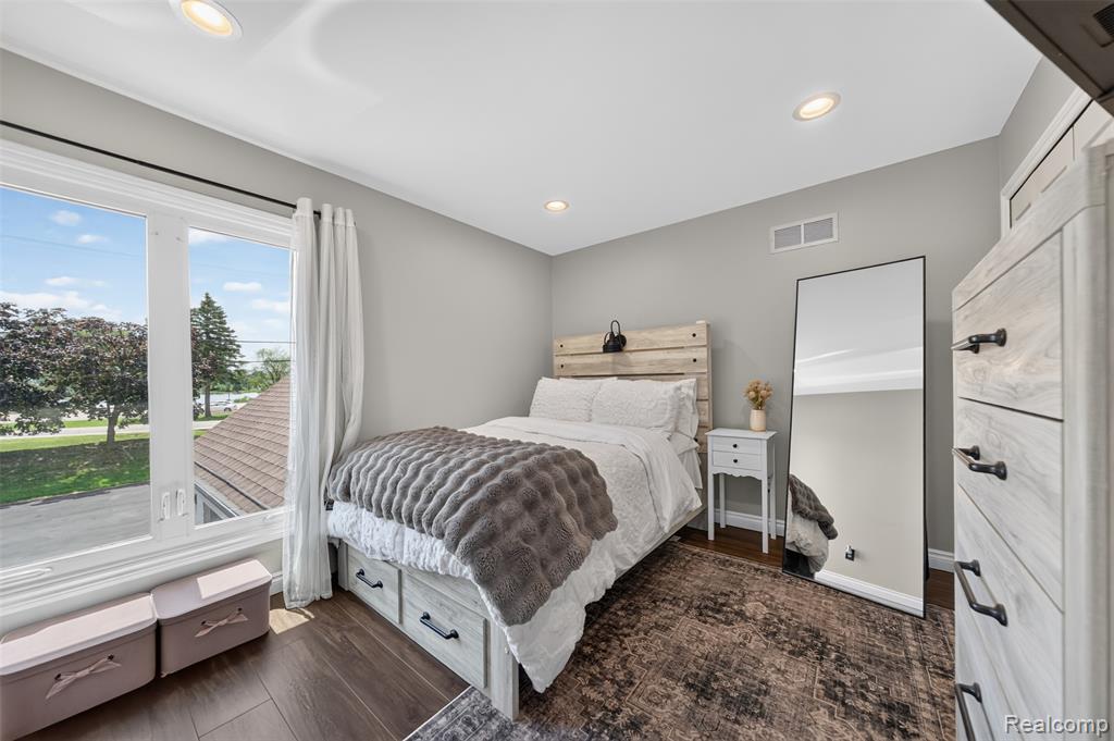 5136 Commerce Road, West Bloomfield, MI 48324 — Photo 45