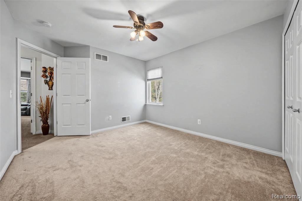 9623 Windsor Lane, Clarkston, MI 48348 — Photo 37