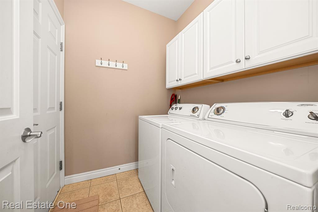 565 ANDOVER Court, Rochester Hills, MI 48306 — Photo 24