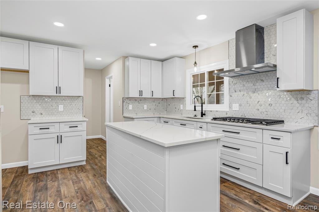 32363 Olde Franklin Drive, Farmington, MI, 48334