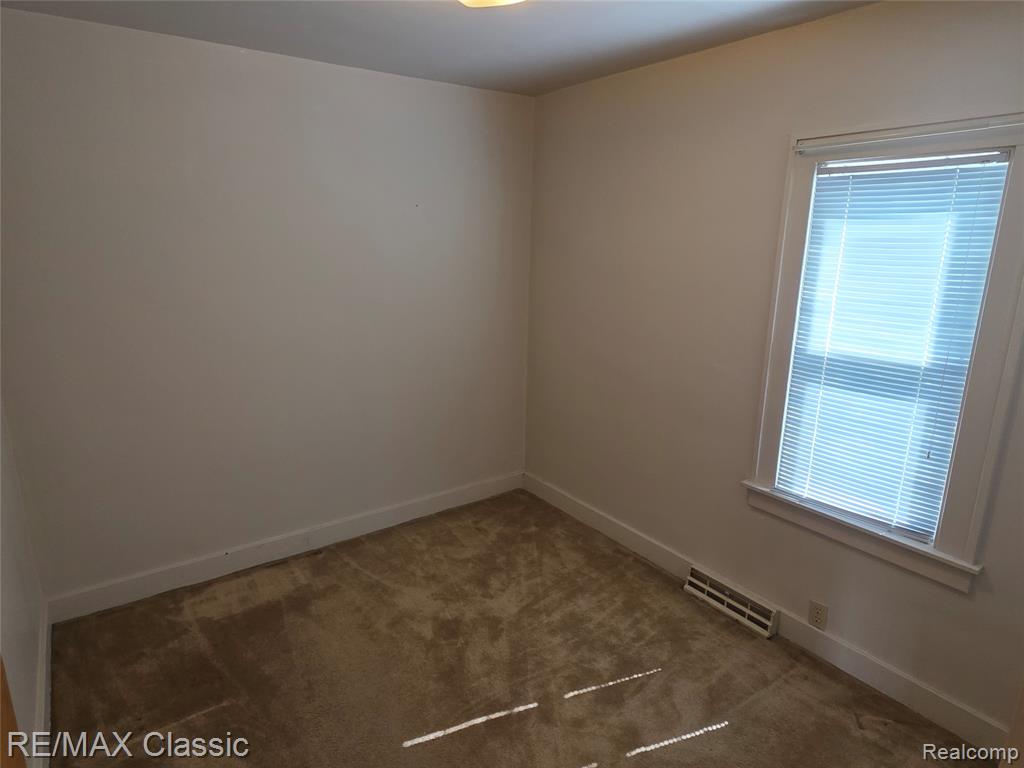 952 Lakeview Street, Waterford, MI 48328 — Photo 15