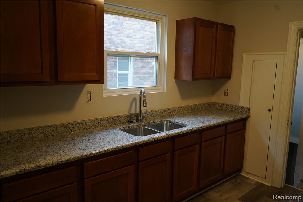7010 Thatcher Street, Detroit, MI 48221 — Photo 2