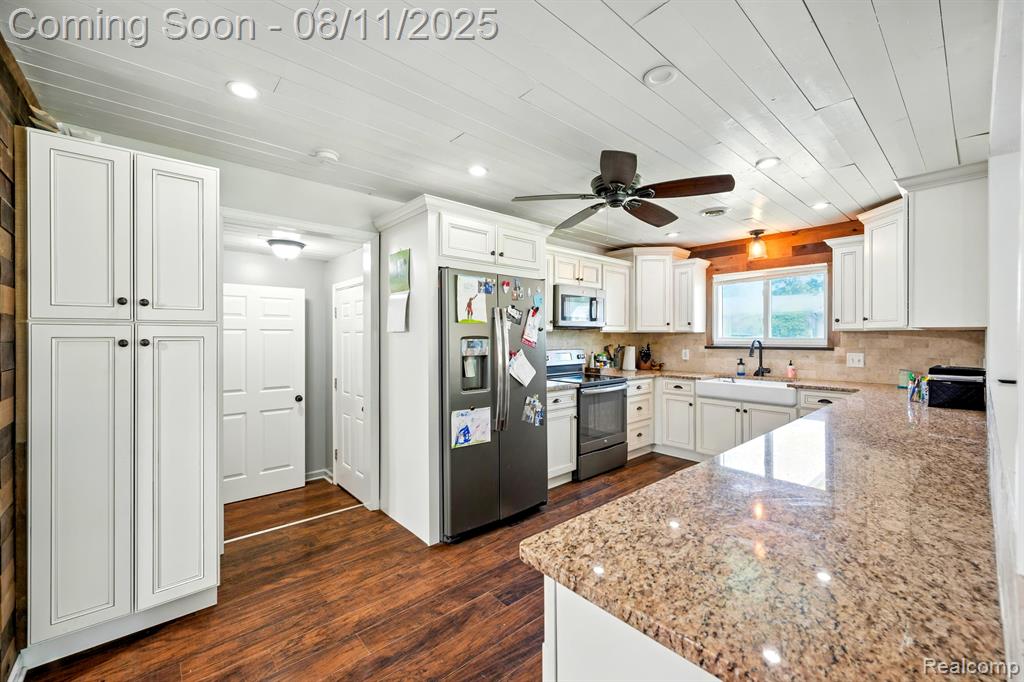 5021 Lakeborn Drive, White Lake, MI 48383 — Photo 4