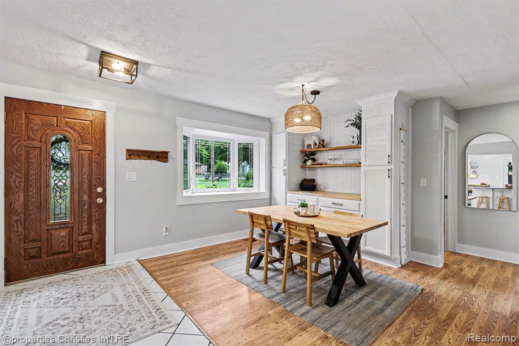 9567 Susin Lane, Clarkston, MI 48348 — Photo 8