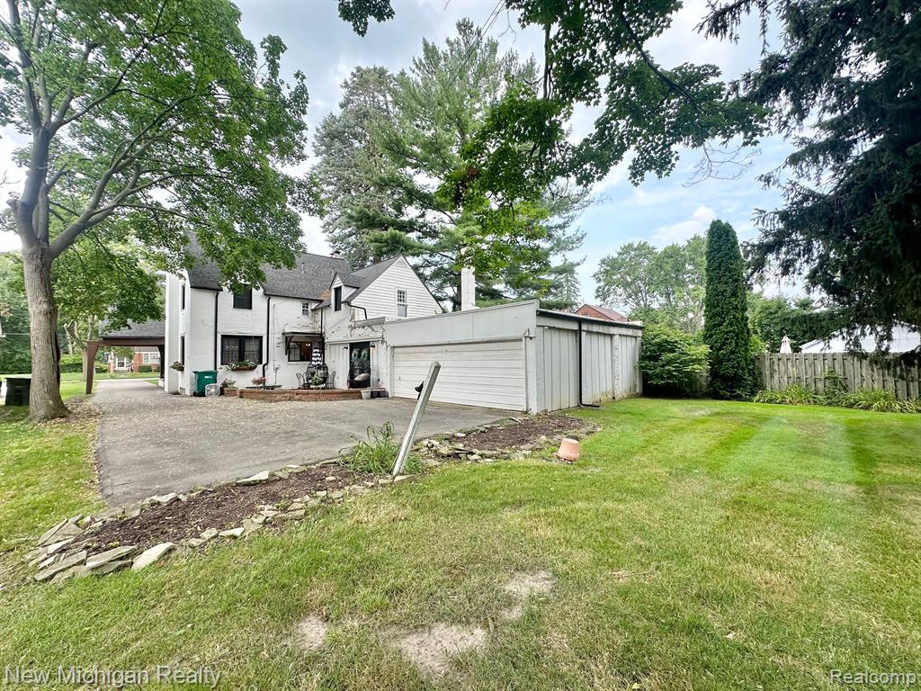 622 CLARK Street, Owosso, MI 48867 — Photo 48