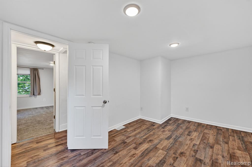 864 Hogsback Road, Mason, MI 48854 — Photo 45