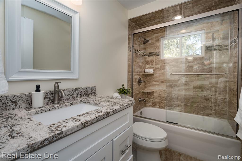 4995 Stoddard Drive, Troy, MI 48085 — Photo 25