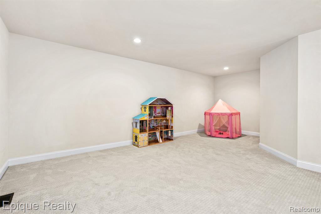 3090 N Spurway Drive, Ann Arbor, MI 48105 — Photo 29