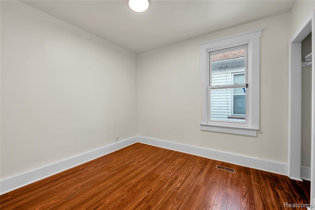 5045 Sobieski Street, Detroit, MI 48212 — Photo 10