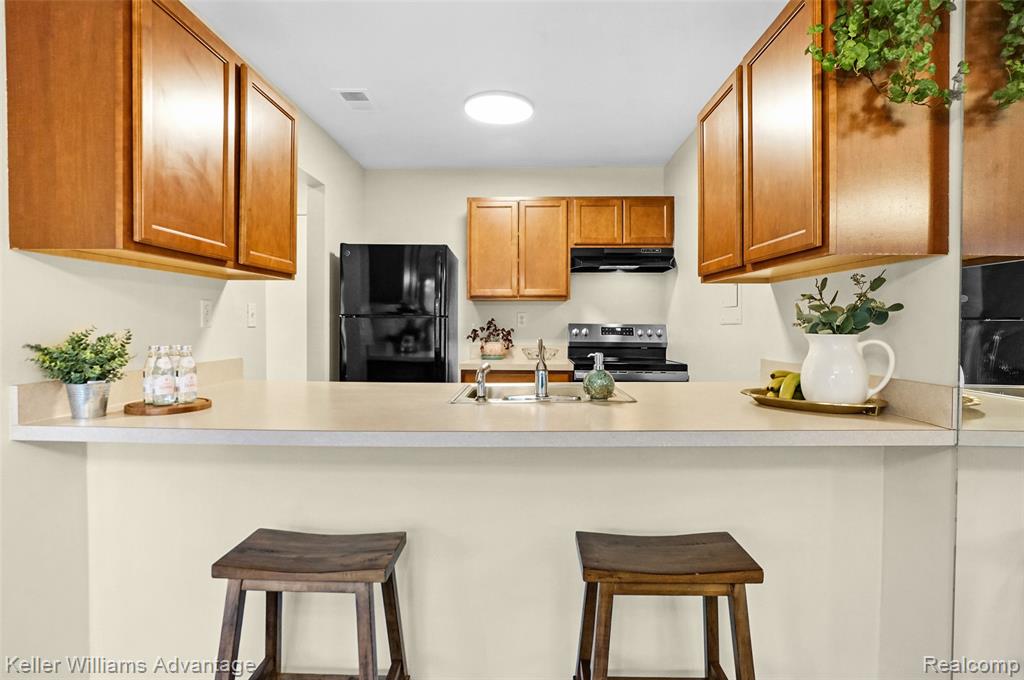 855 S Pontiac Trail, Walled Lake, MI 48390 — Photo 14
