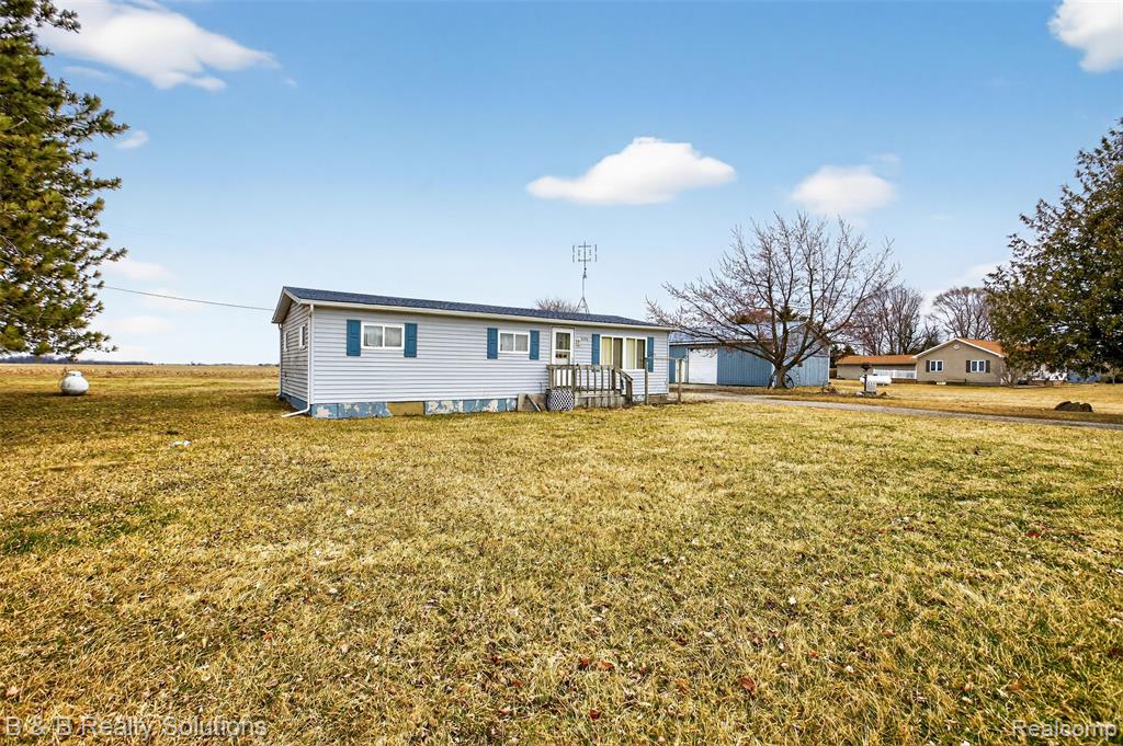 6946 Clifford Road, Marlette, MI 48453 — Photo 2