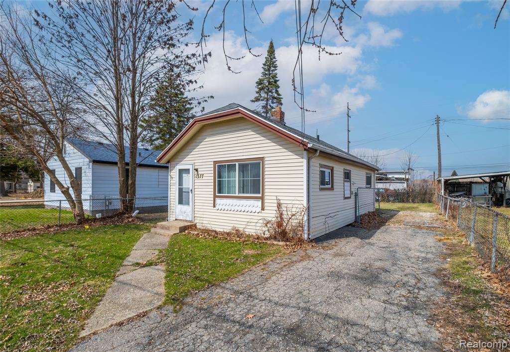 1377 Allen Street, Burton, MI 48529 — Photo 2