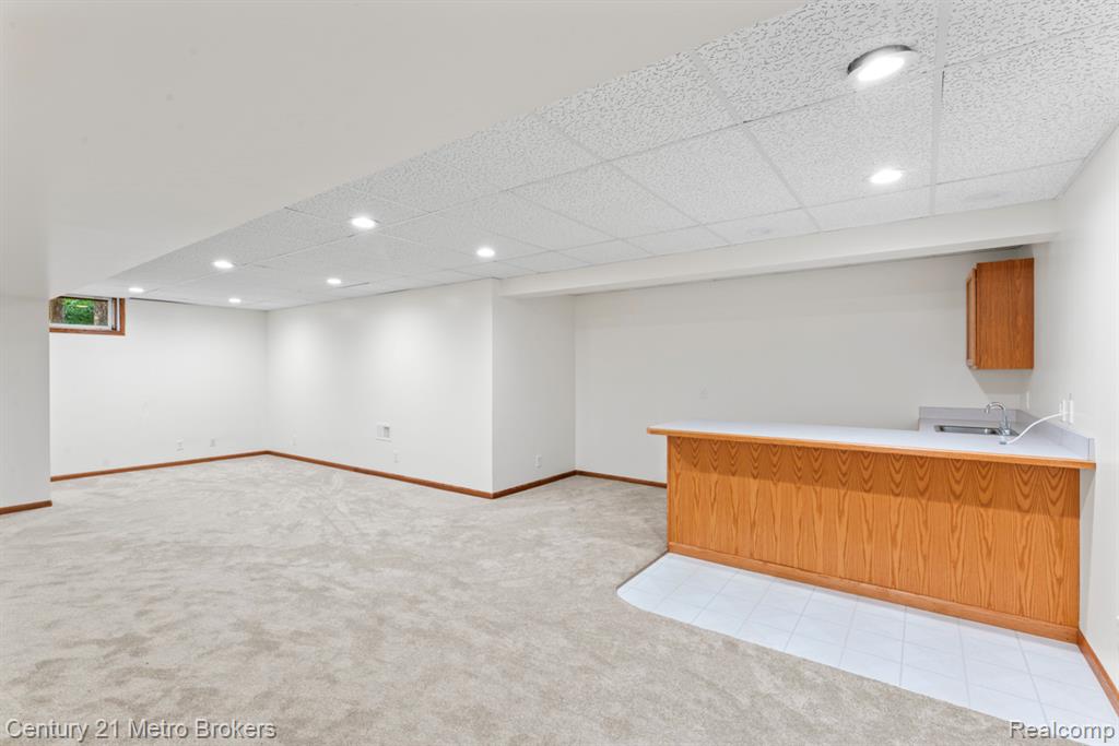 751 River Edge Court, Flushing, MI 48433 — Photo 23