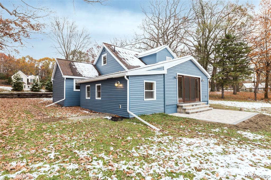 542 Oak Dale Drive, Chelsea, MI 48118 — Photo 16