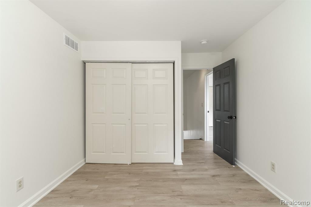 3104 Woods Circle, Detroit, MI 48207 — Photo 35