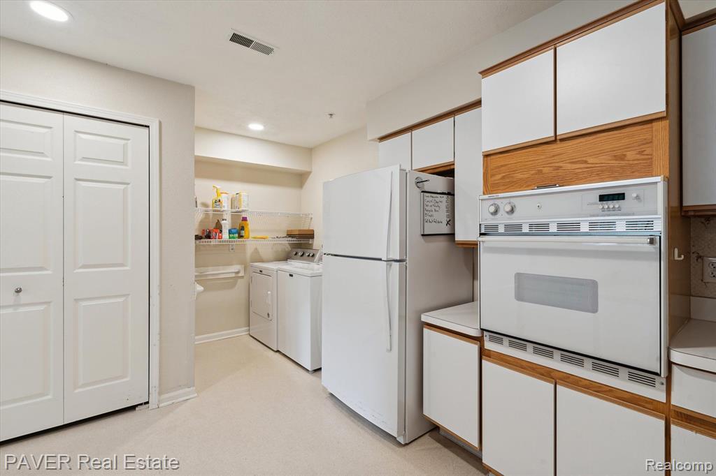 1565 WEATHERSTONE Drive, Ann Arbor, MI 48108 — Photo 19
