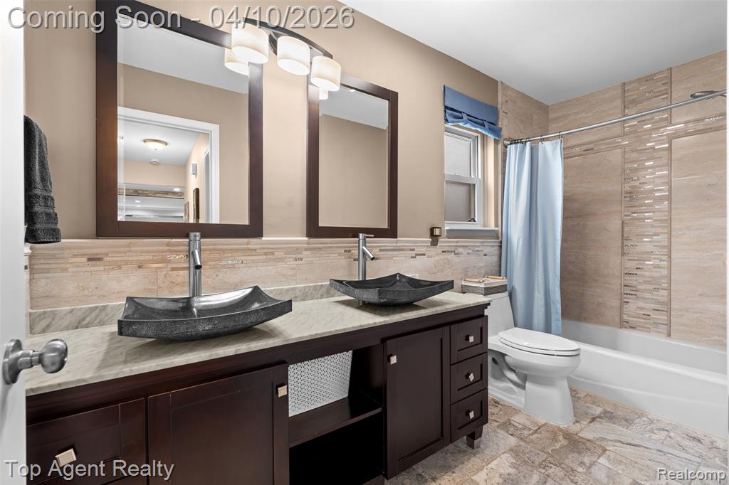 16115 Bayham Court, Clinton Twp, MI 48038 — Photo 24