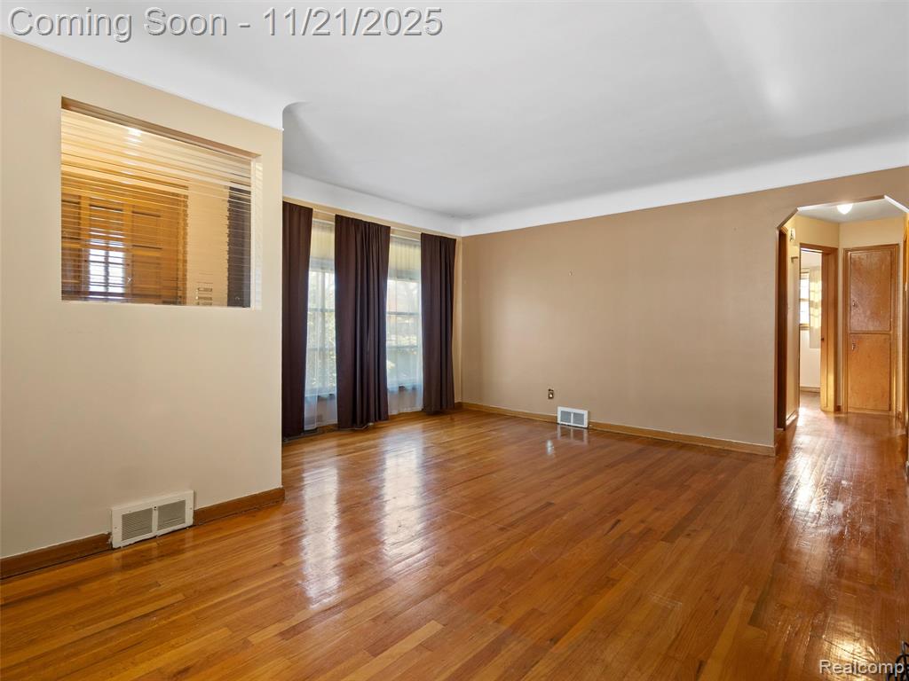 9831 Seltzer Street, Livonia, MI 48150 — Photo 5