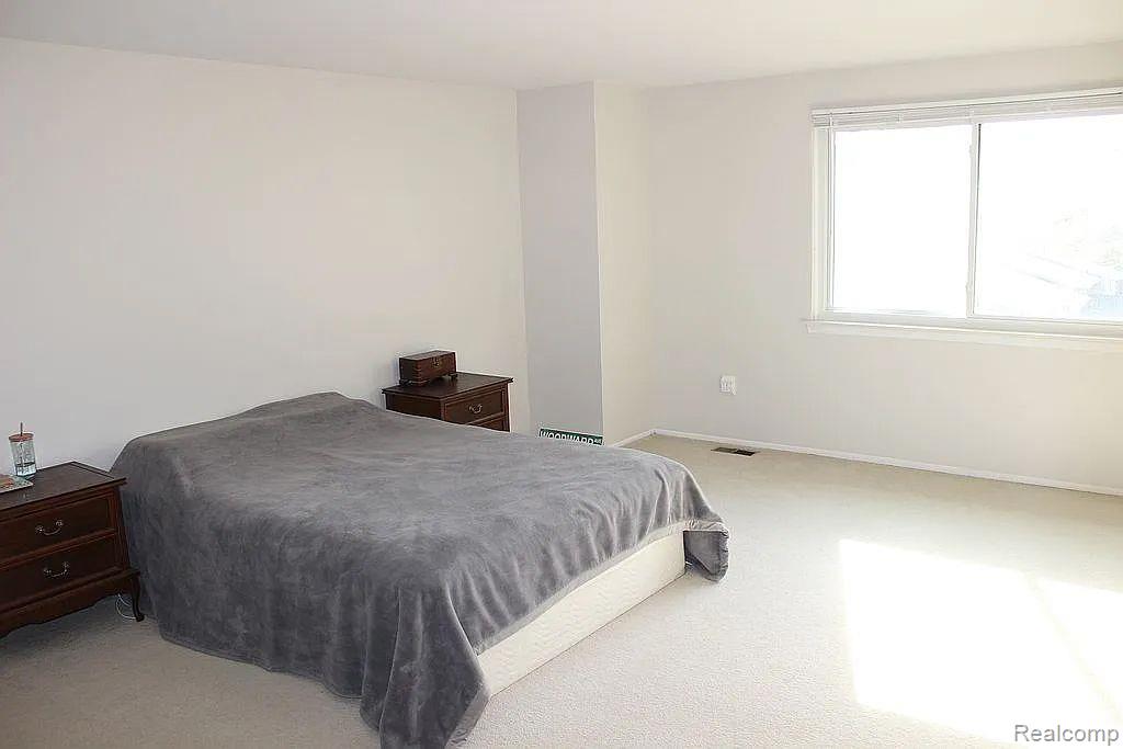 950 NEW HAVEN Court, Northville, MI 48167 — Photo 8