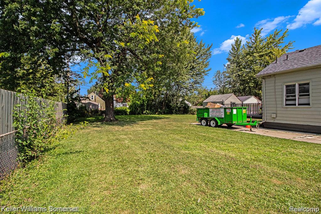 8457 Meadow Avenue, Warren, MI 48089 — Photo 15