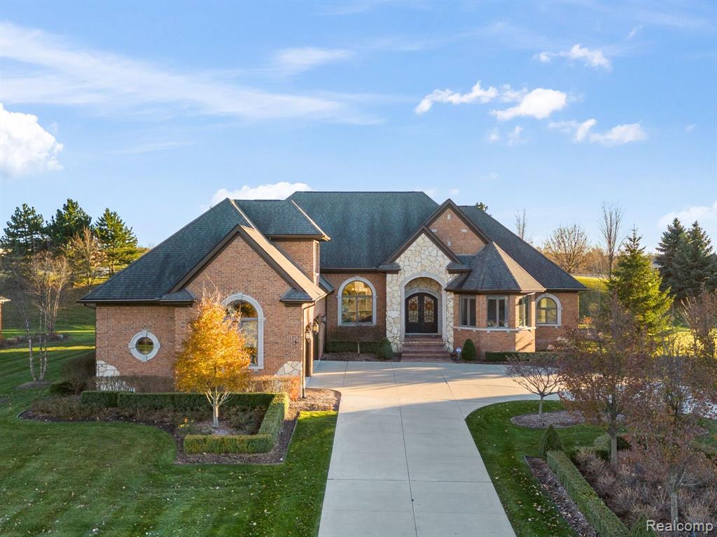 Property photo for 52797 TRAILWOOD Drive, South Lyon, MI 48178